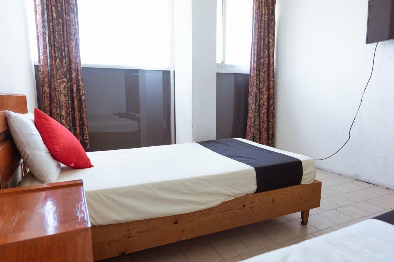 Oyo Hotel Italia 아과스칼리엔테스 외부 사진