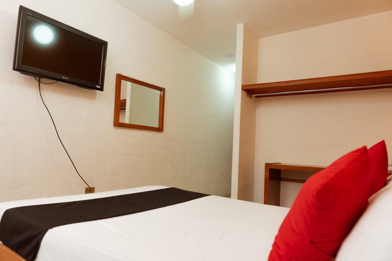 Oyo Hotel Italia 아과스칼리엔테스 외부 사진