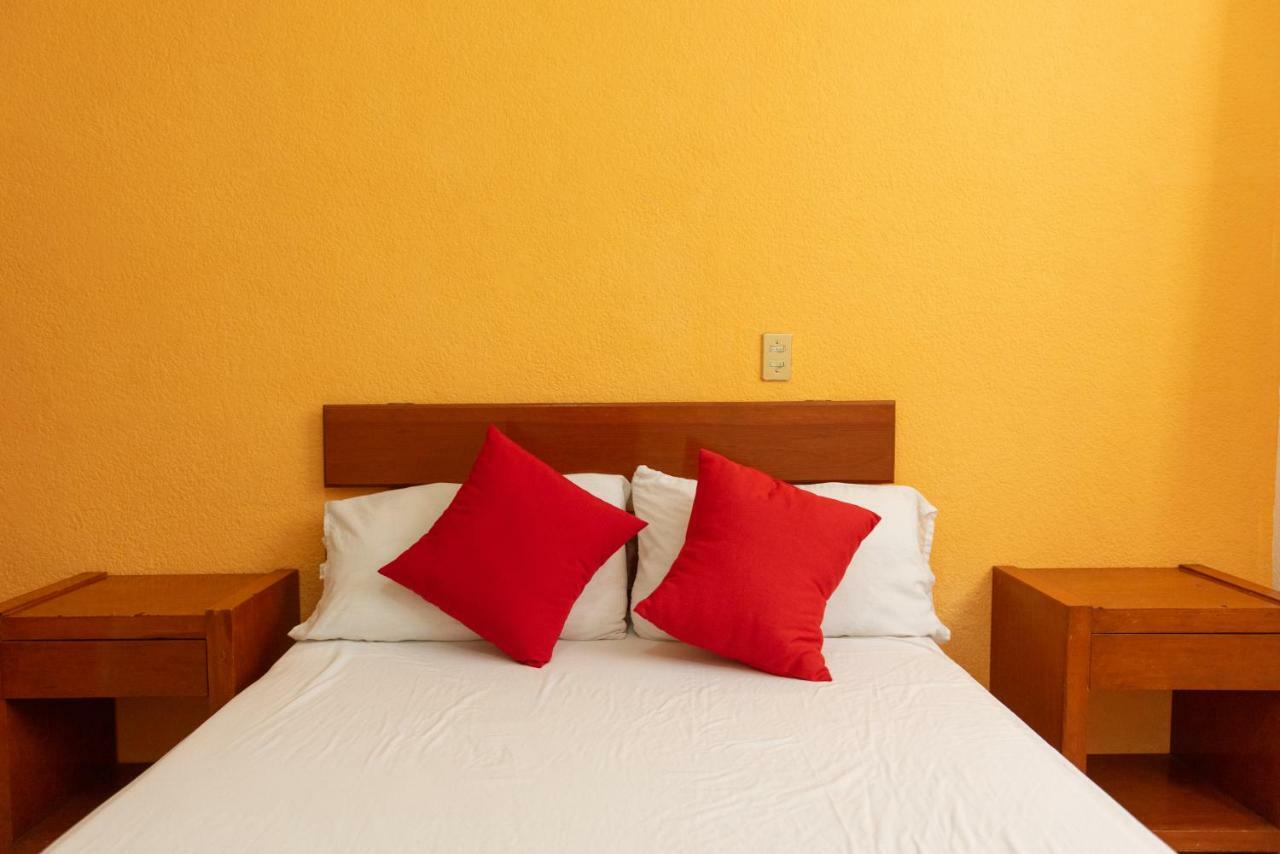 Oyo Hotel Italia 아과스칼리엔테스 외부 사진