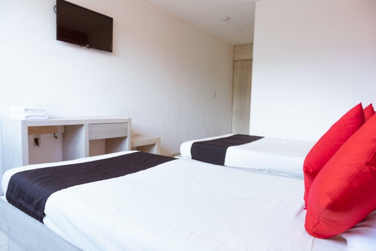 Oyo Hotel Italia 아과스칼리엔테스 외부 사진