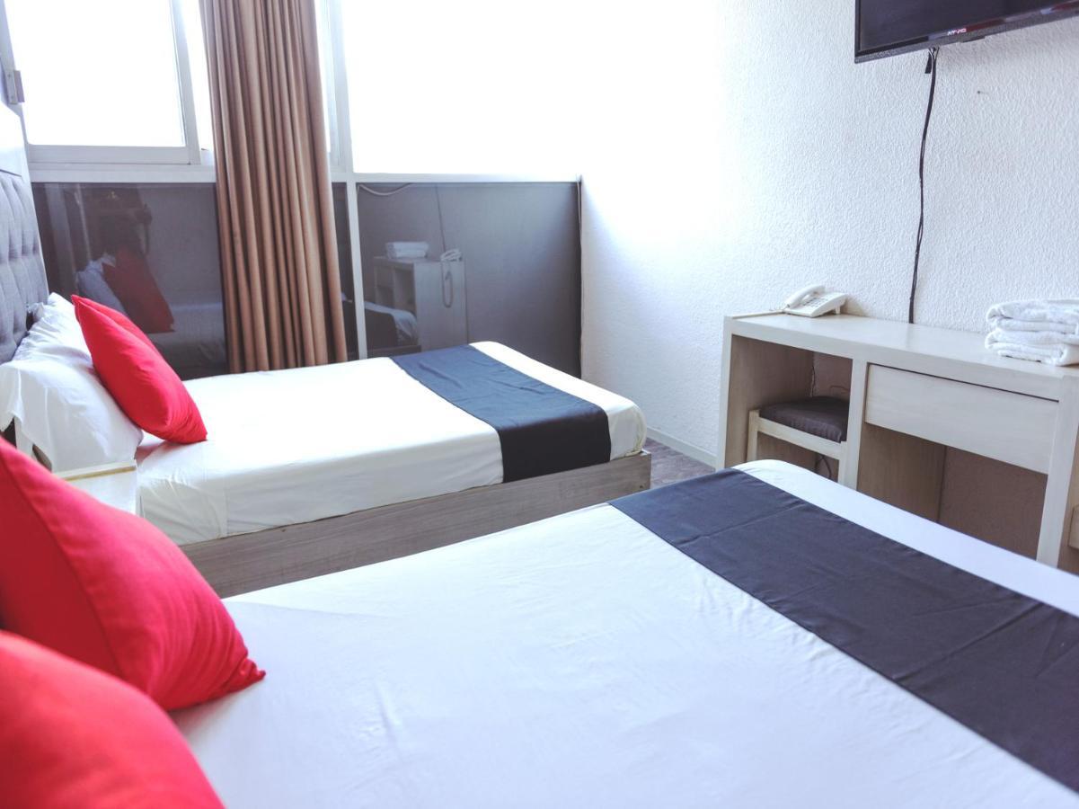 Oyo Hotel Italia 아과스칼리엔테스 외부 사진