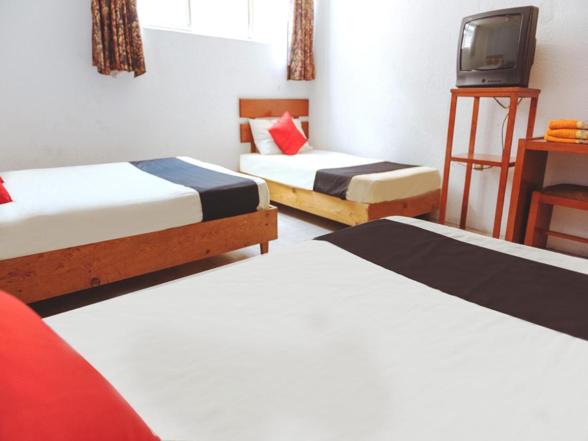 Oyo Hotel Italia 아과스칼리엔테스 외부 사진