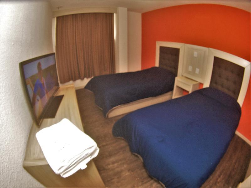 Oyo Hotel Italia 아과스칼리엔테스 외부 사진