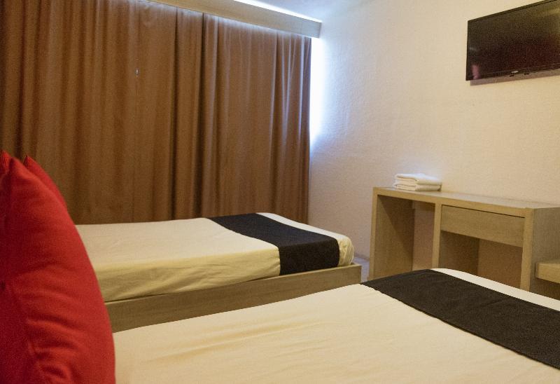 Oyo Hotel Italia 아과스칼리엔테스 외부 사진