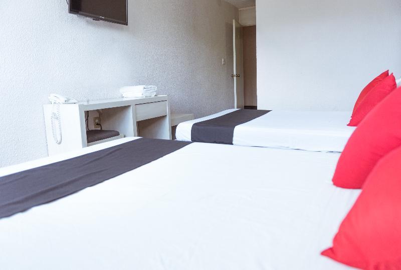 Oyo Hotel Italia 아과스칼리엔테스 외부 사진