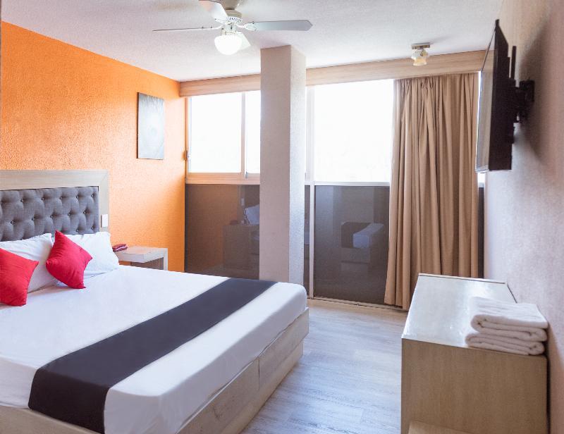 Oyo Hotel Italia 아과스칼리엔테스 외부 사진