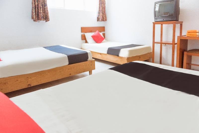Oyo Hotel Italia 아과스칼리엔테스 외부 사진